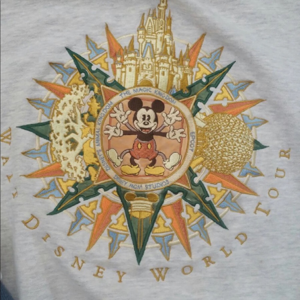 LOOKING FOR walt disney world tour sweatshirt